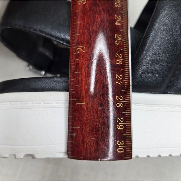 UGG Black and White Platform Sandals Size 9 - Picture 11 of 12